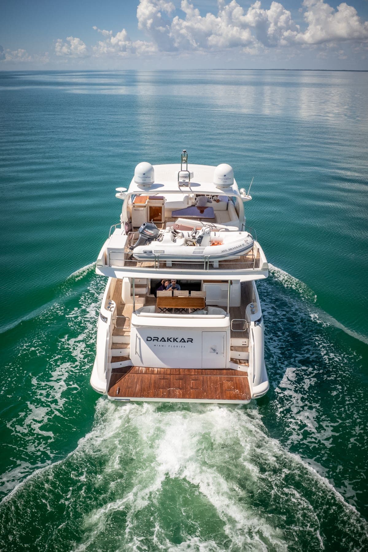 70' Azimut photo 3