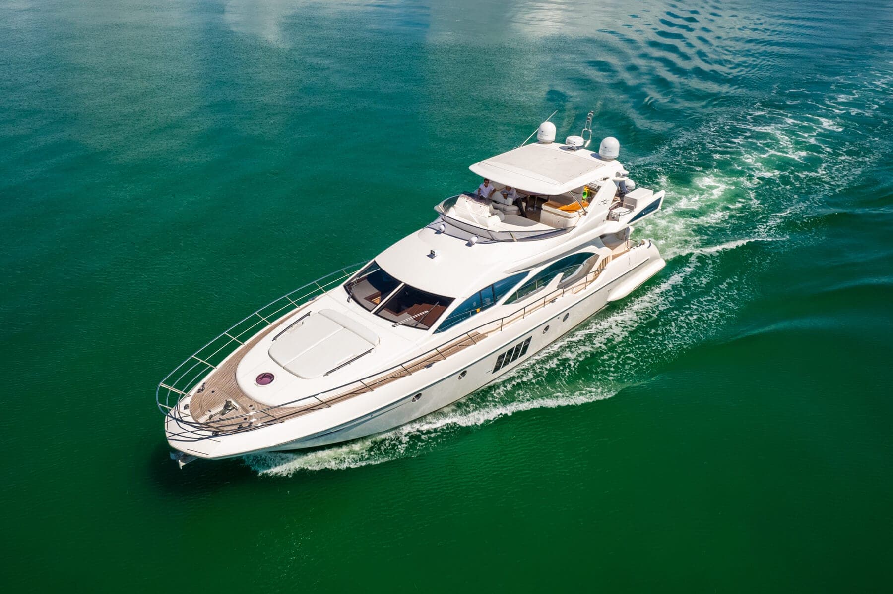 70' Azimut photo 4