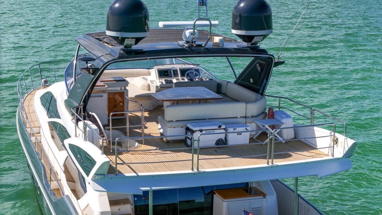 70' Azimut Fly photo 6