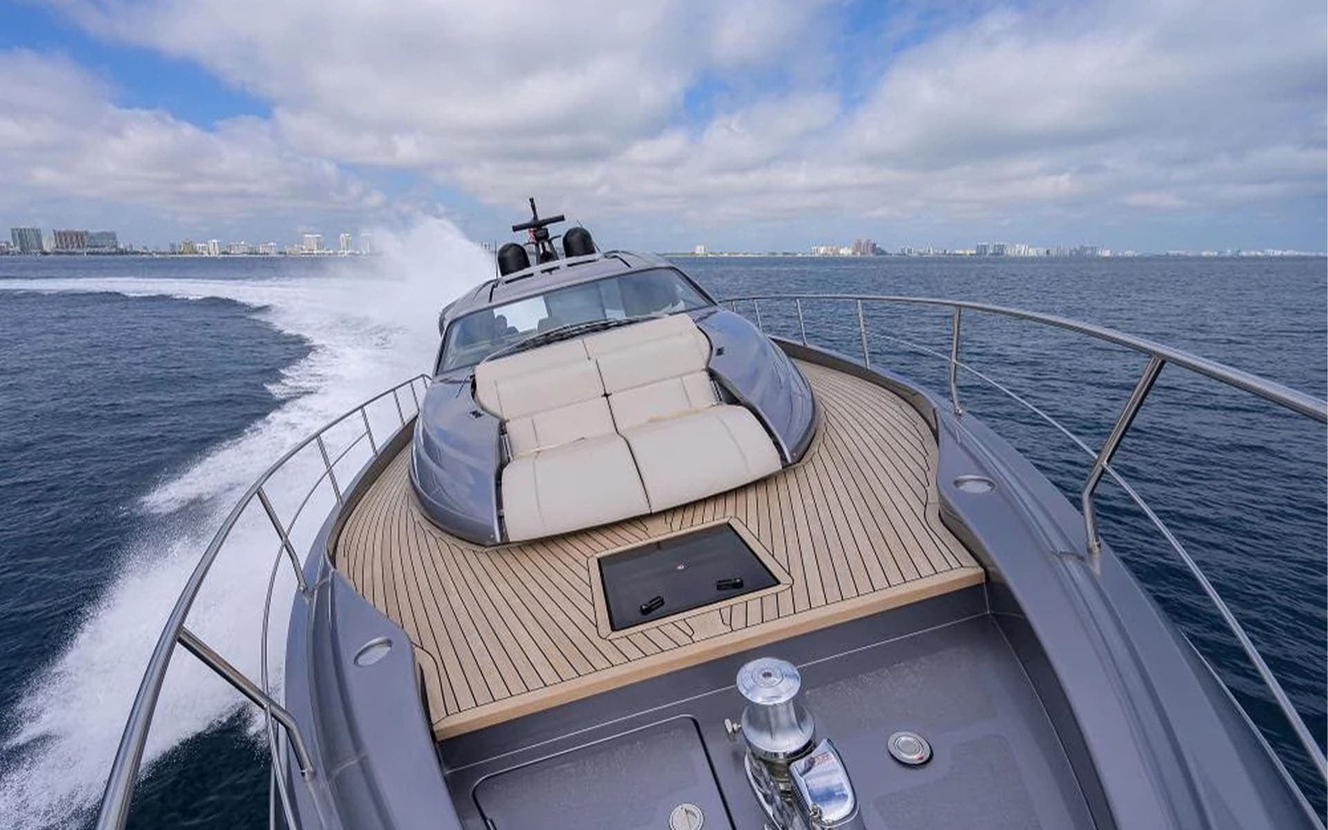 70' Pershing photo 3
