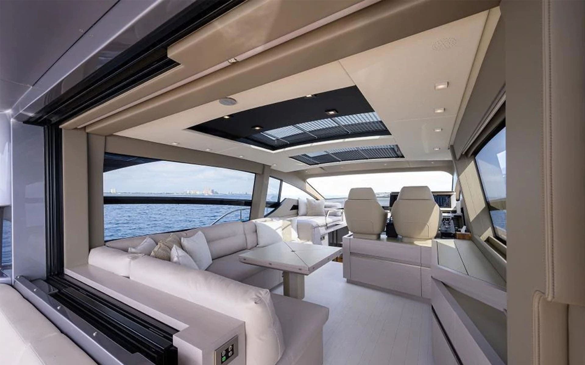 70' Pershing photo 6