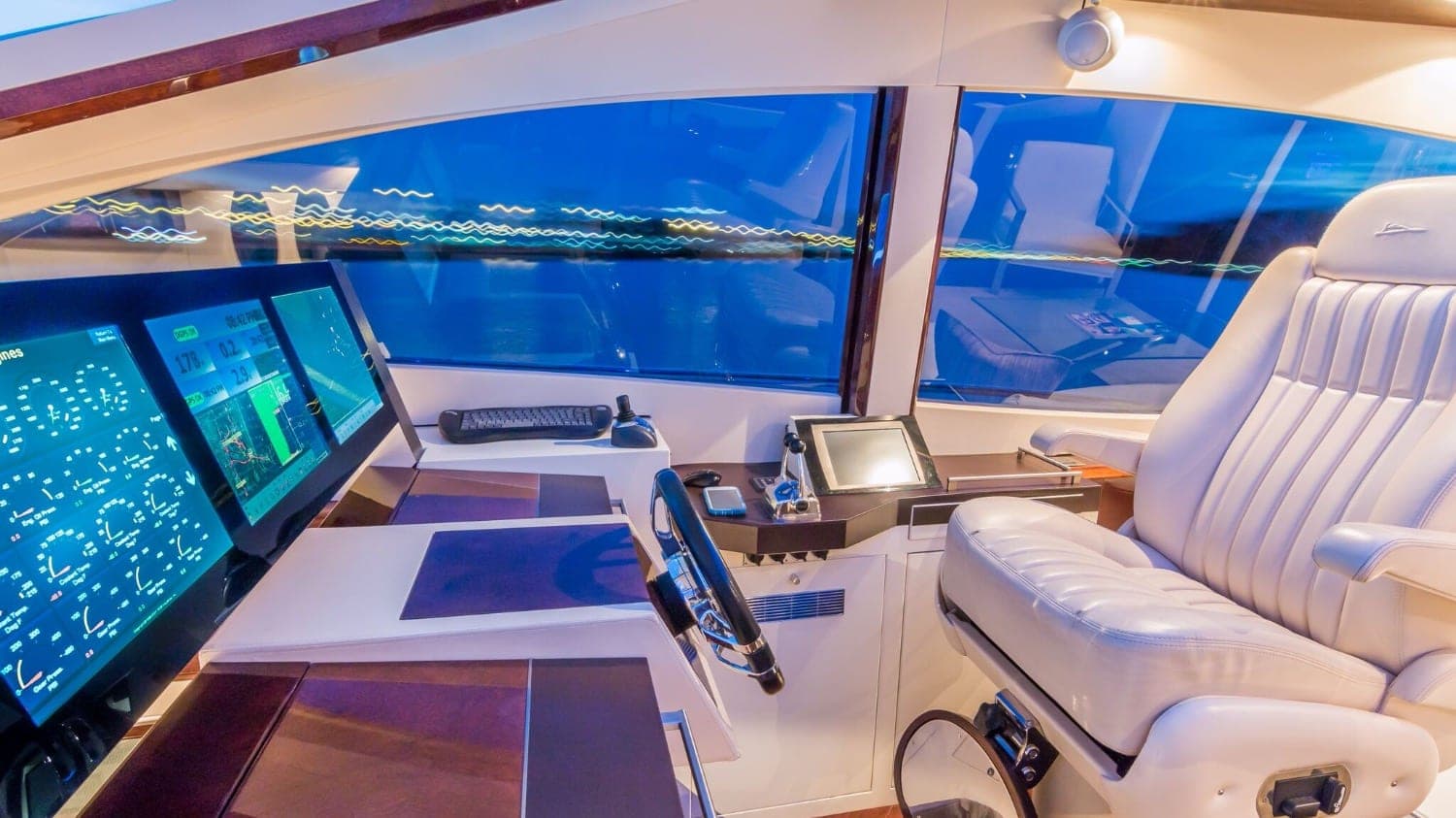 75' Lazzara LSX photo 9