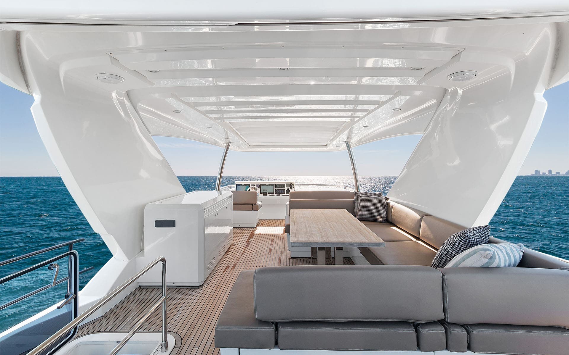 75' Prestige photo 6