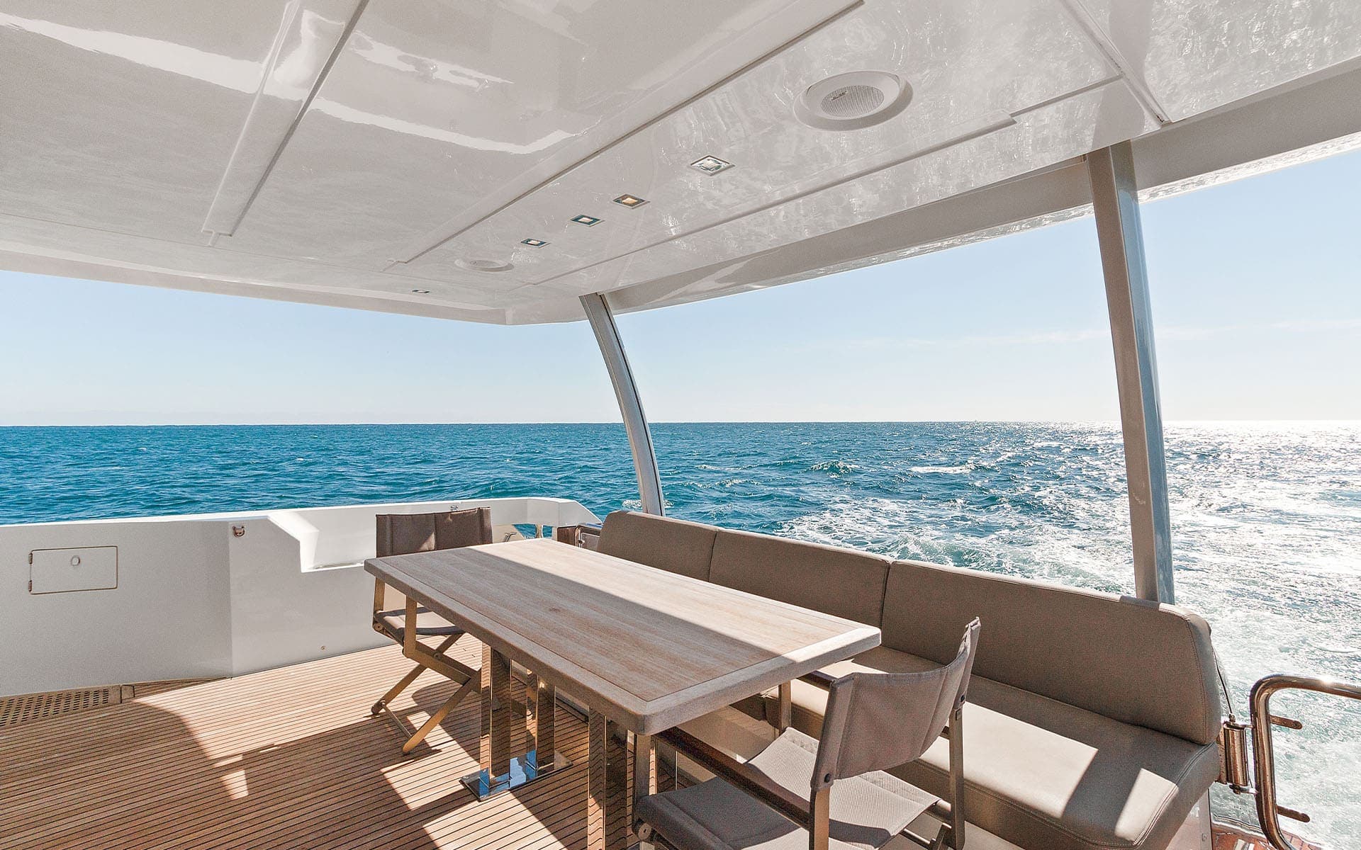 75' Prestige photo 9
