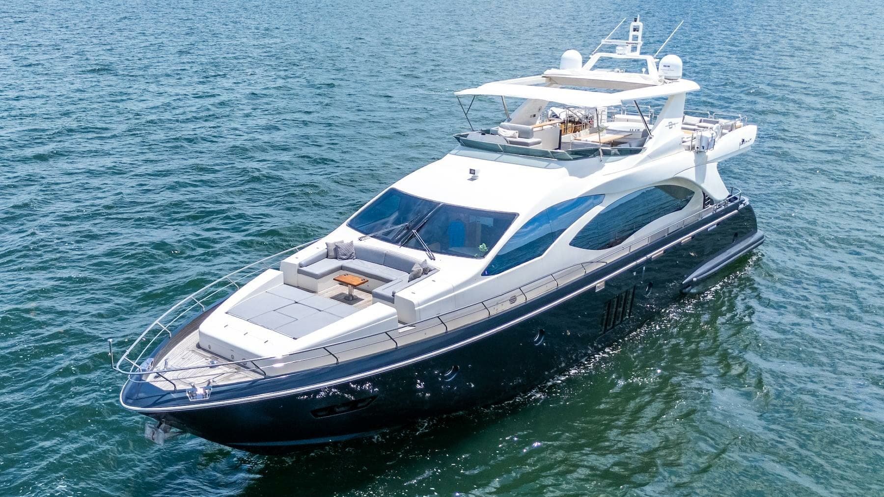 84' Azimut — Azimut yacht charter in Miami, FL