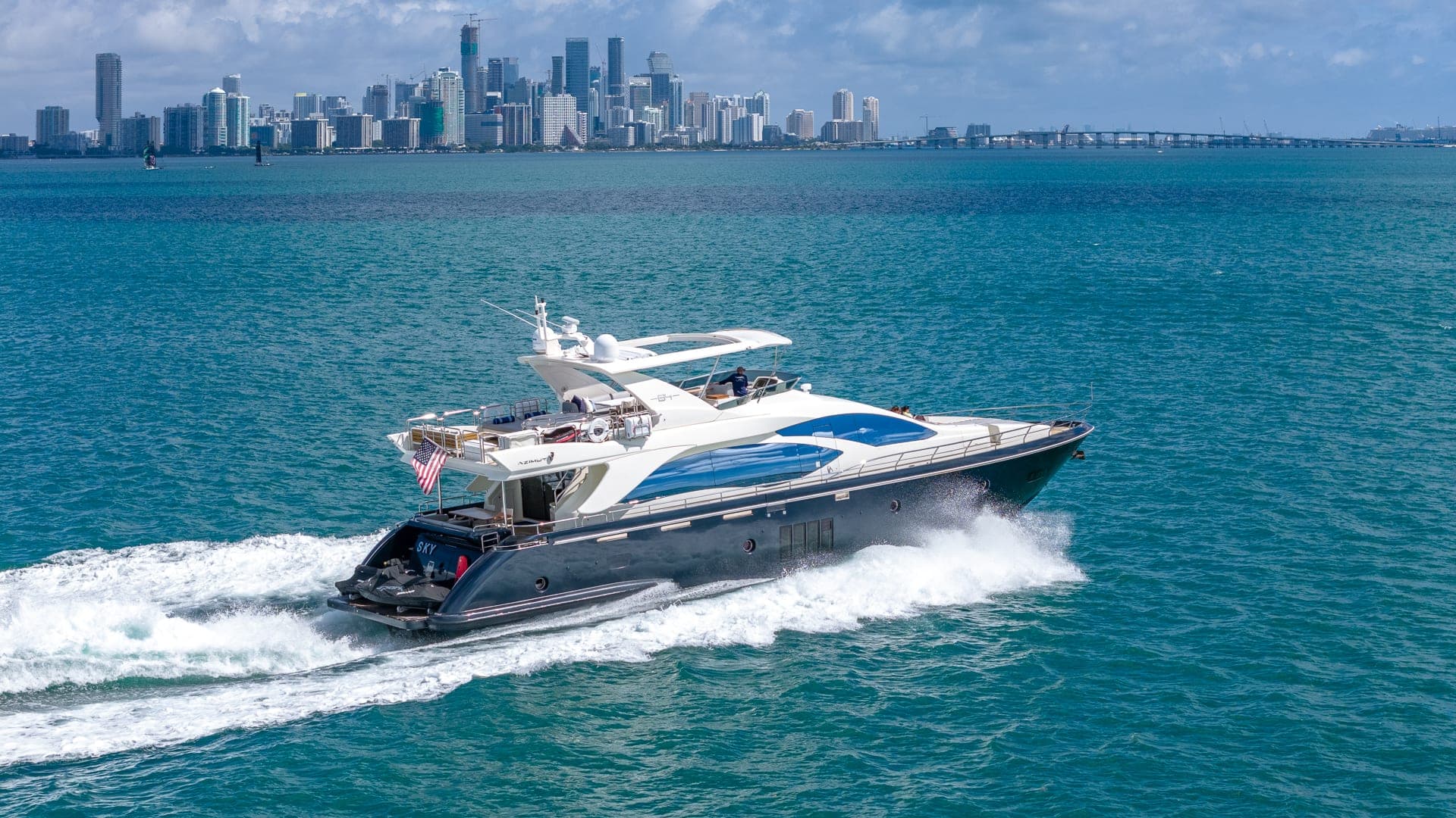 84' Azimut photo 5