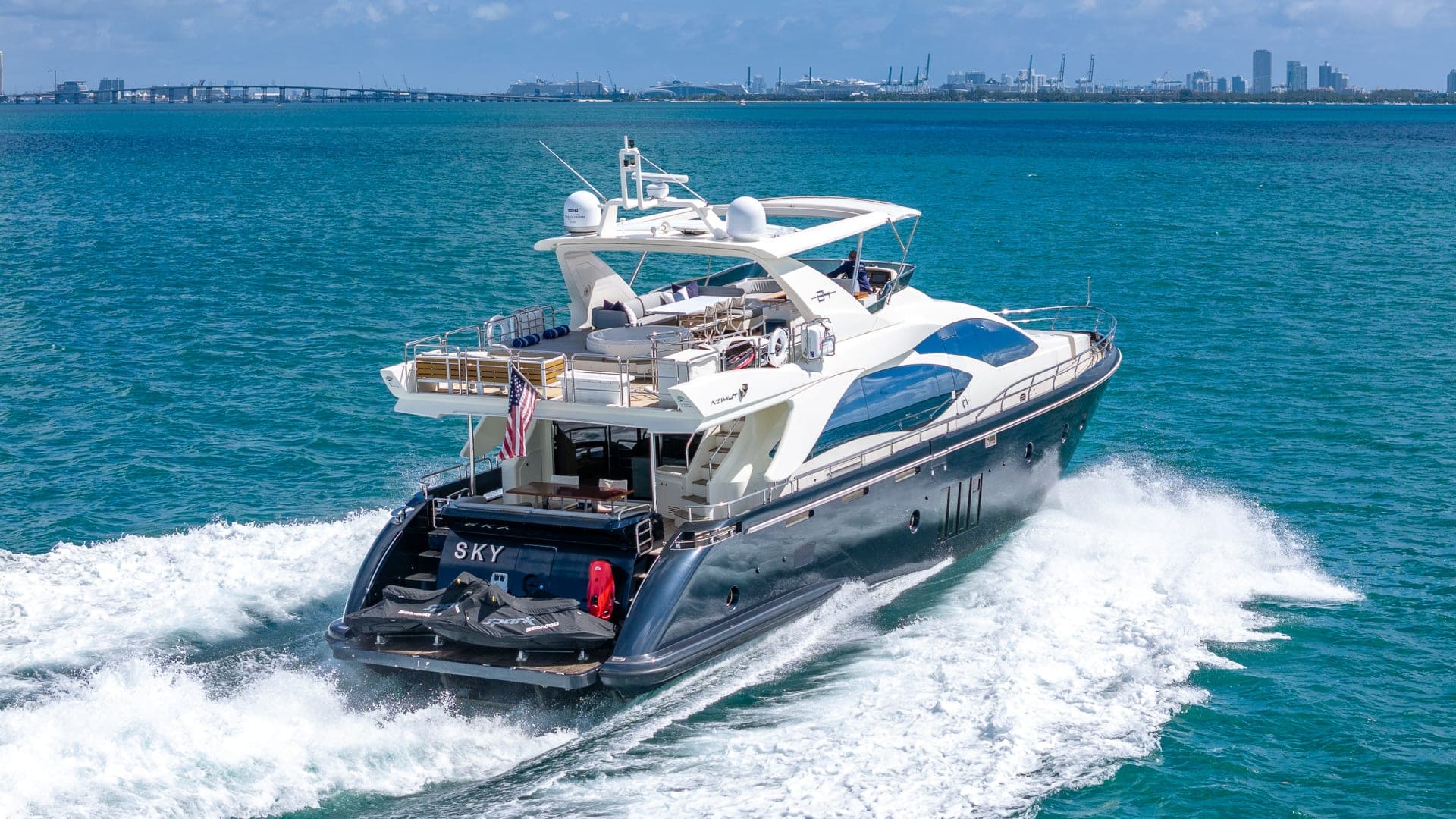 84' Azimut photo 6