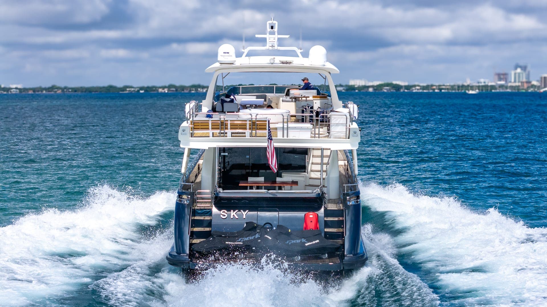 84' Azimut photo 7