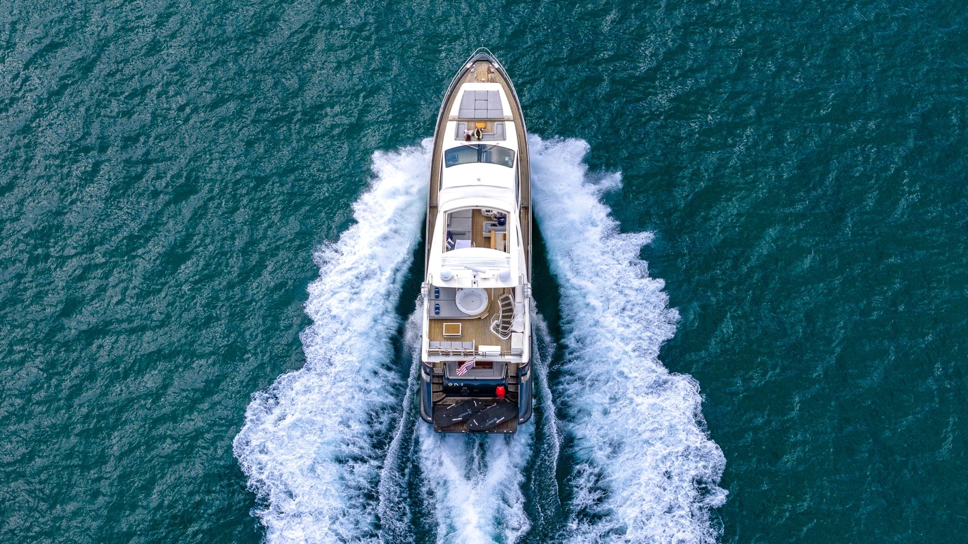 84' Azimut photo 8