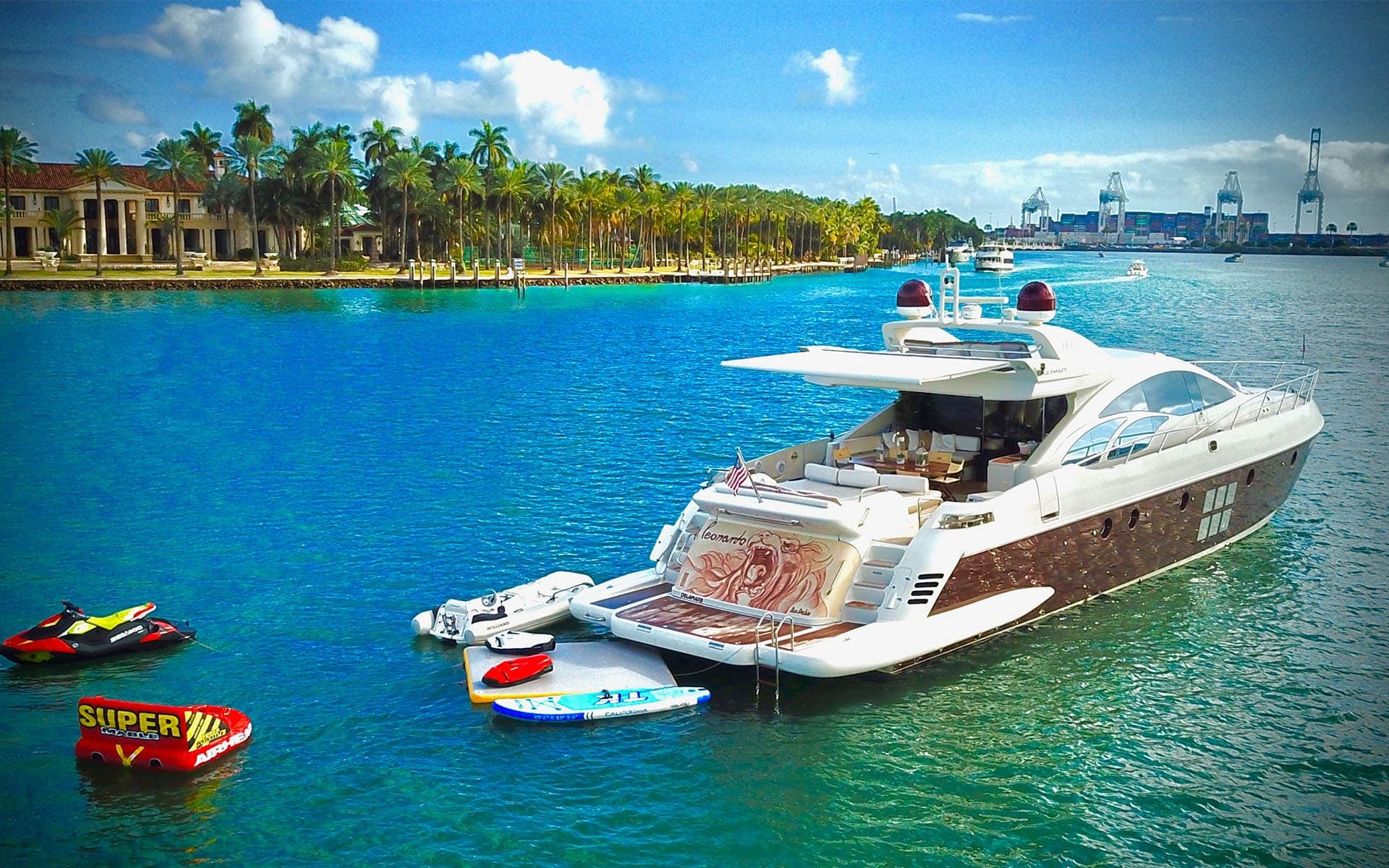 86' Azimut photo 2