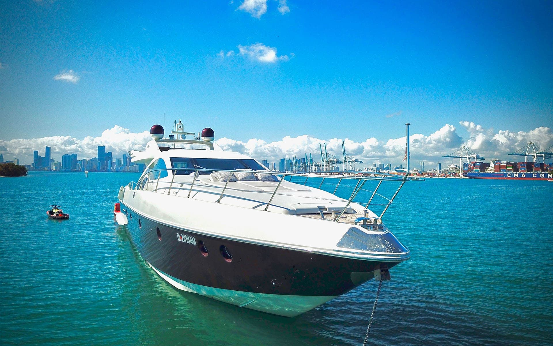 86' Azimut photo 3