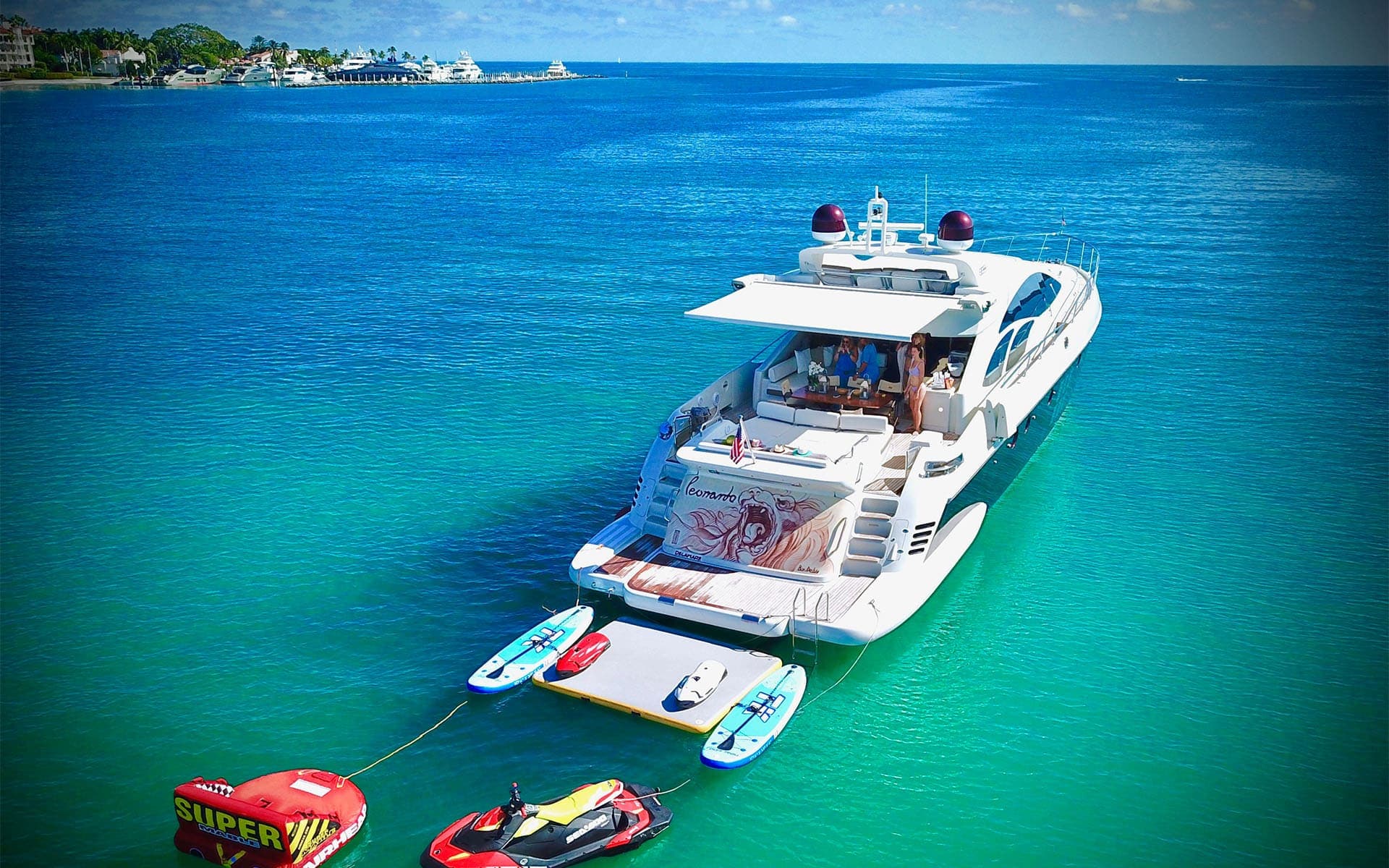 86' Azimut photo 5
