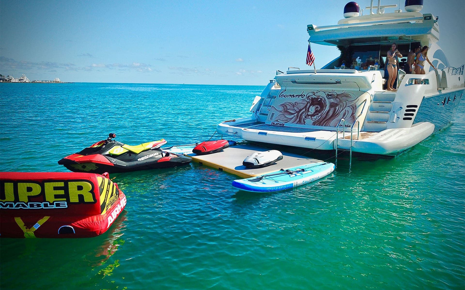 86' Azimut photo 6