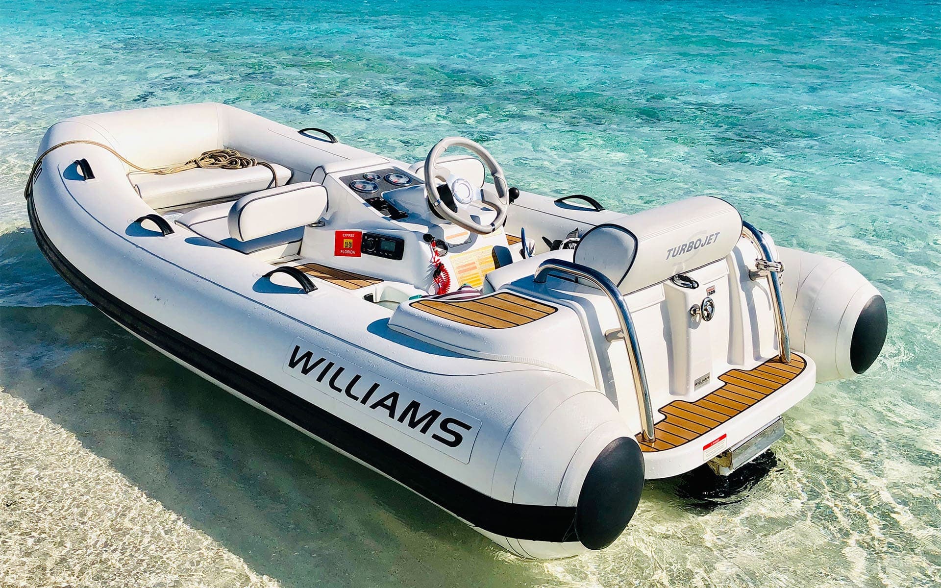 86' Azimut photo 8