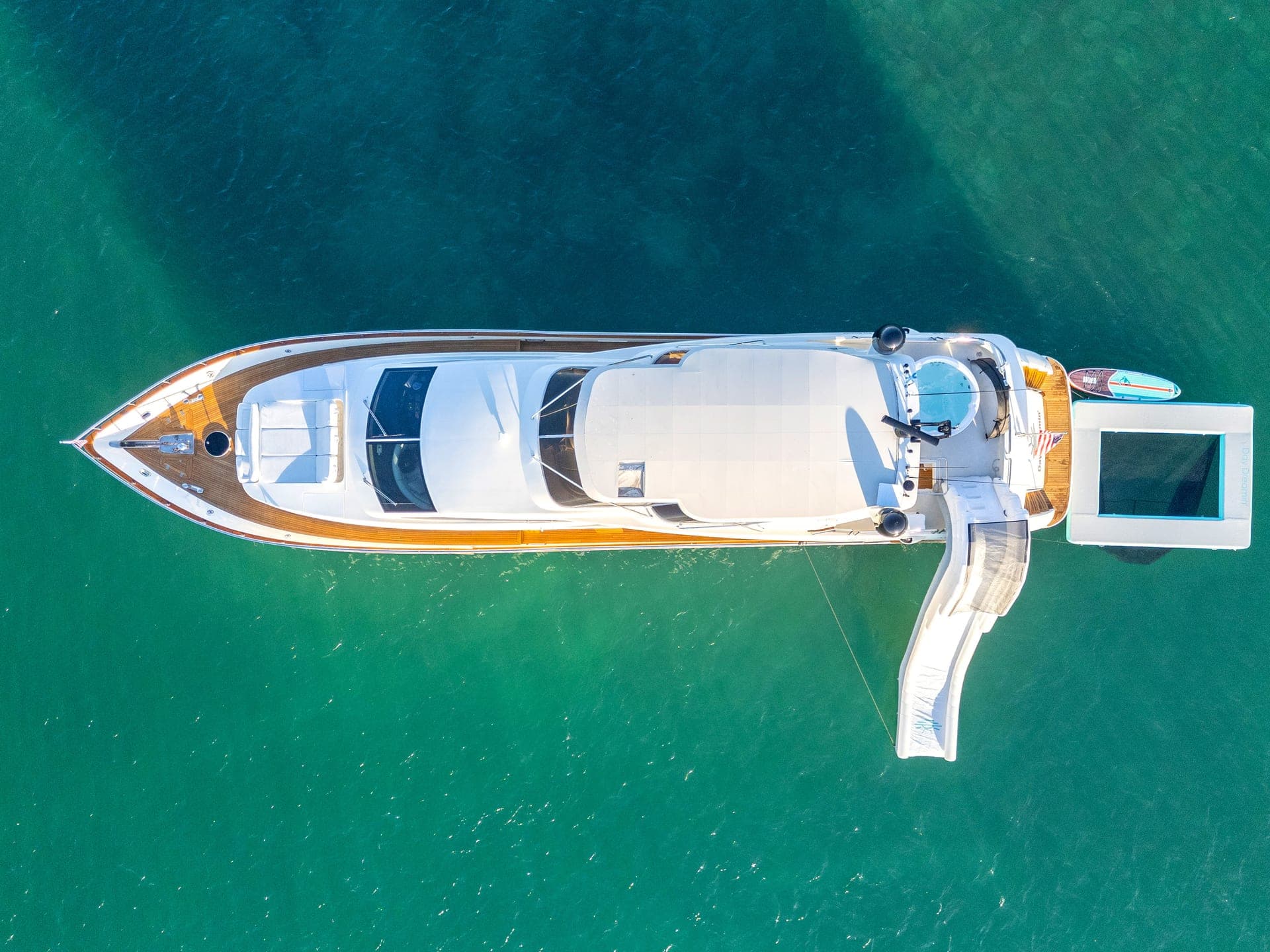 90' Azimut photo 9