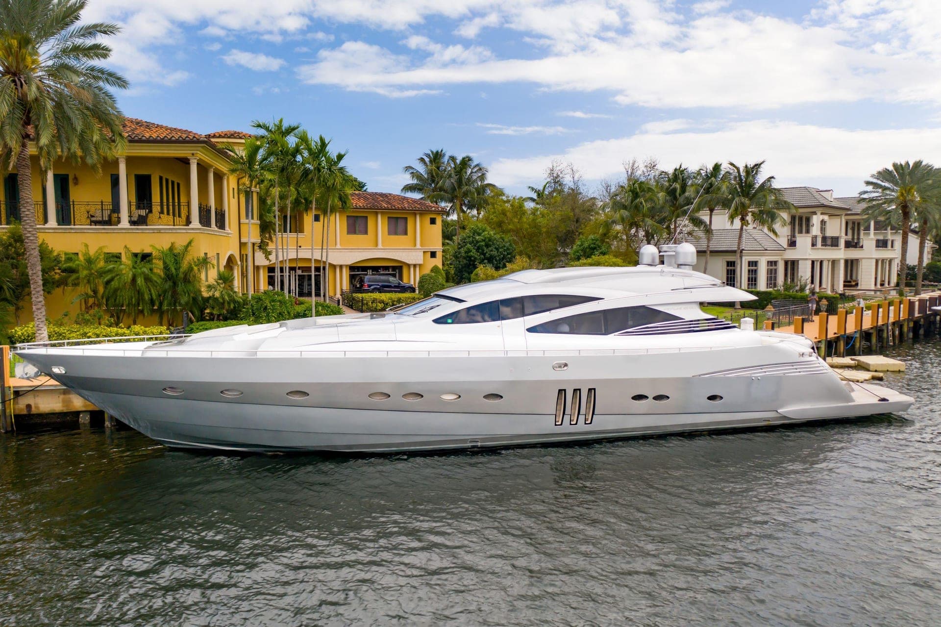 90' Pershing photo 2