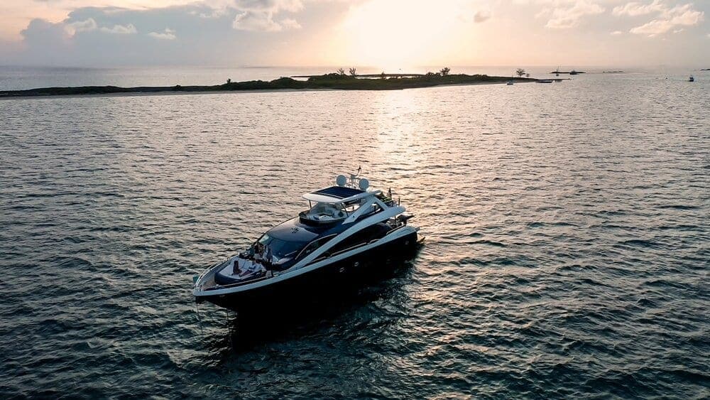 90' Sunseeker photo 4