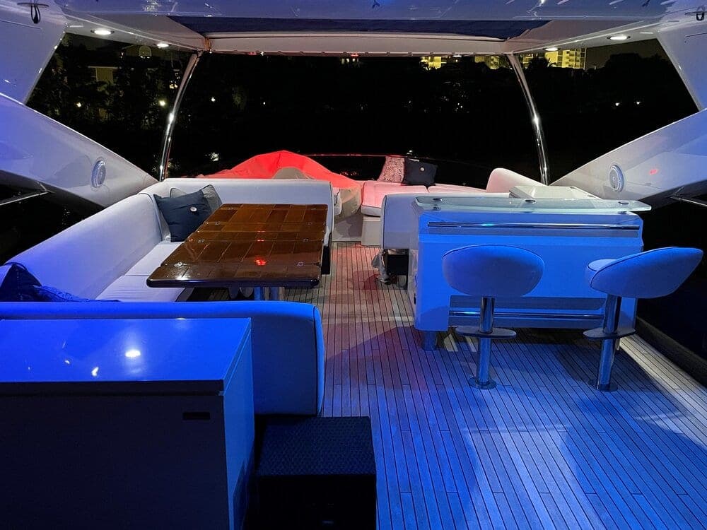 90' Sunseeker photo 8